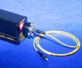 带插座的激光到光纤耦合器 - 物理接触式